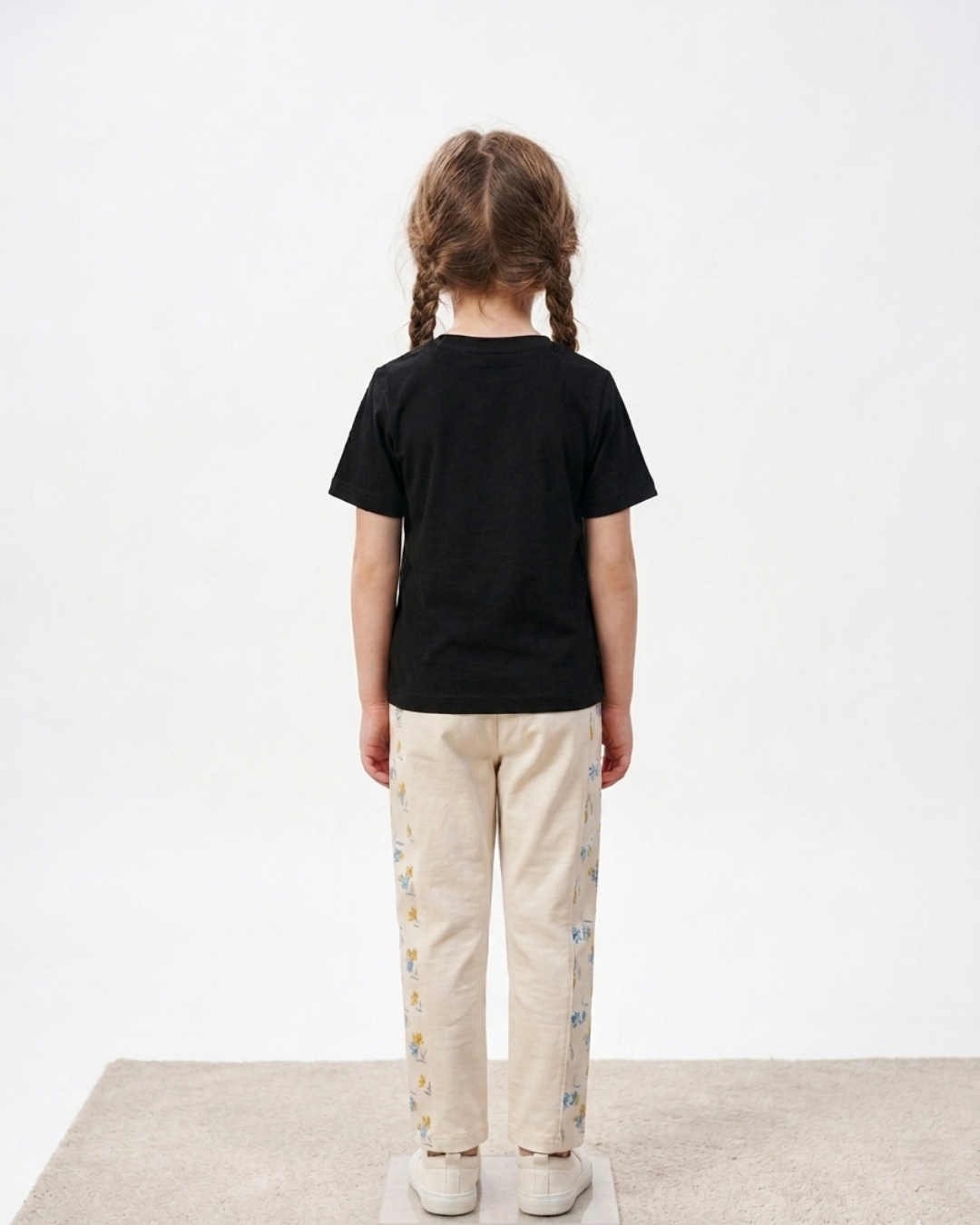 Girls' Sweet Blossom Two-Piece Set – Black & Cream Casual Outfit